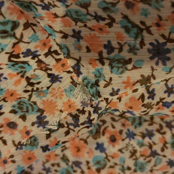 Floral Mossimo top - Picture 7 of 7